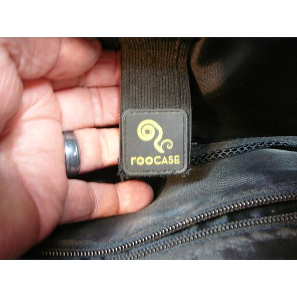 Roocase Electronics Travel Bag w/shoulder strap - Picture 7 of 9